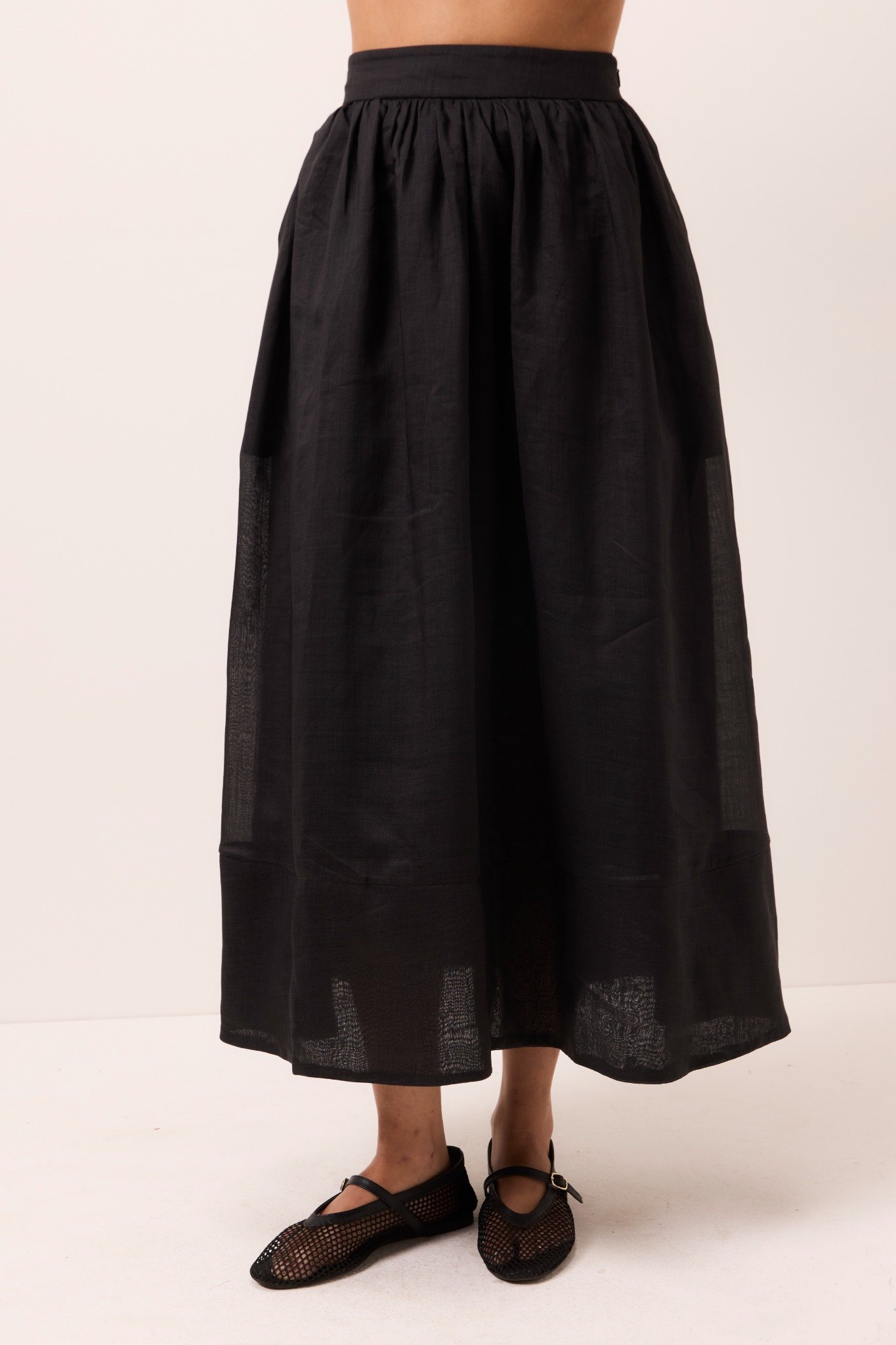 Saia Midi Classic Cintura Alta em Rami Preto - Imagem 3