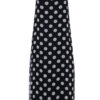 Vestido midi preto com estampa de poá branco, alças finas com babadinho e barra levemente translúcida, caimento reto e sofisticado
