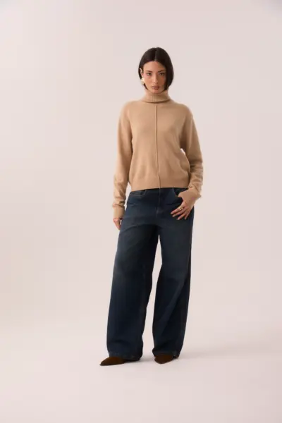 Alternative view of Blusa de Tricot Gola Alta Camelo com Costura Frontal