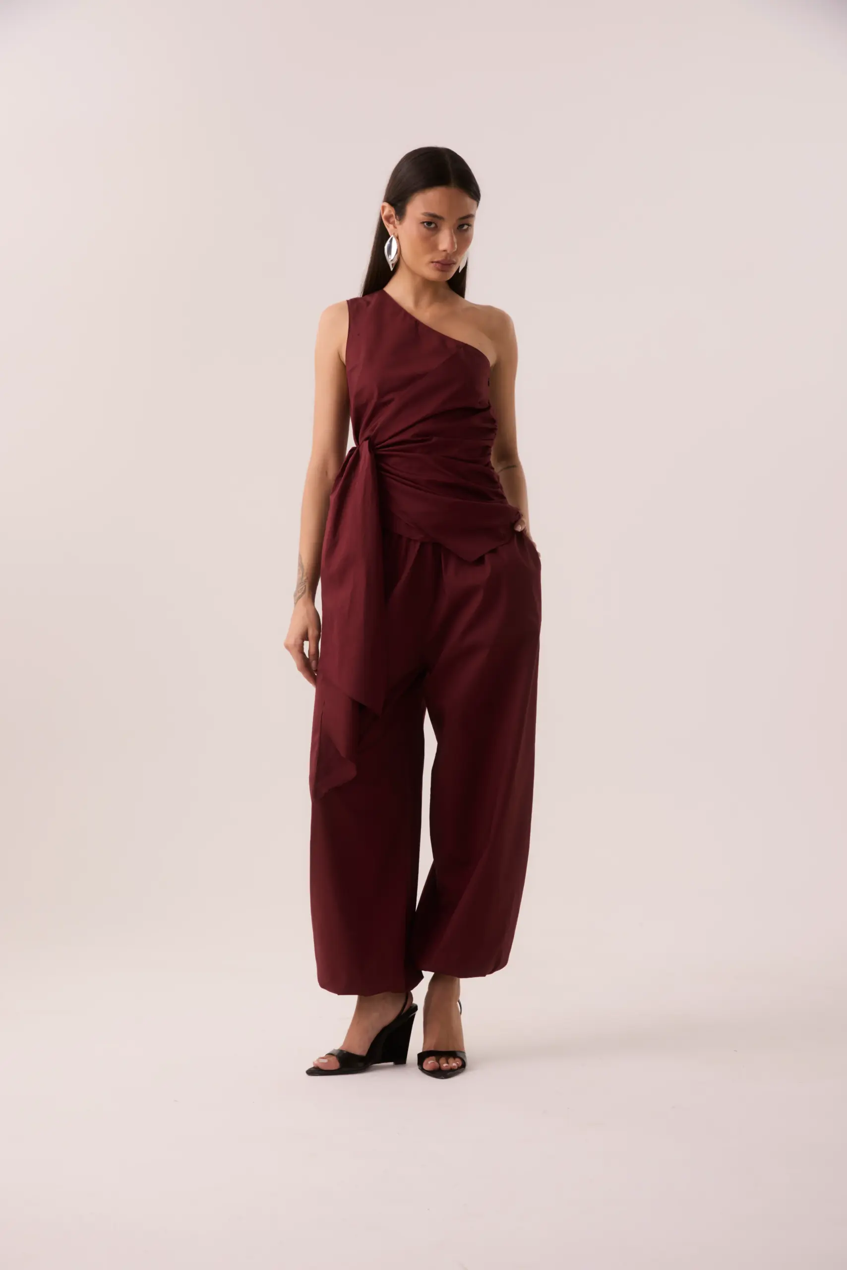 Blusa Assimétrica em Tricoline Vinho com Laço - Imagem 2
