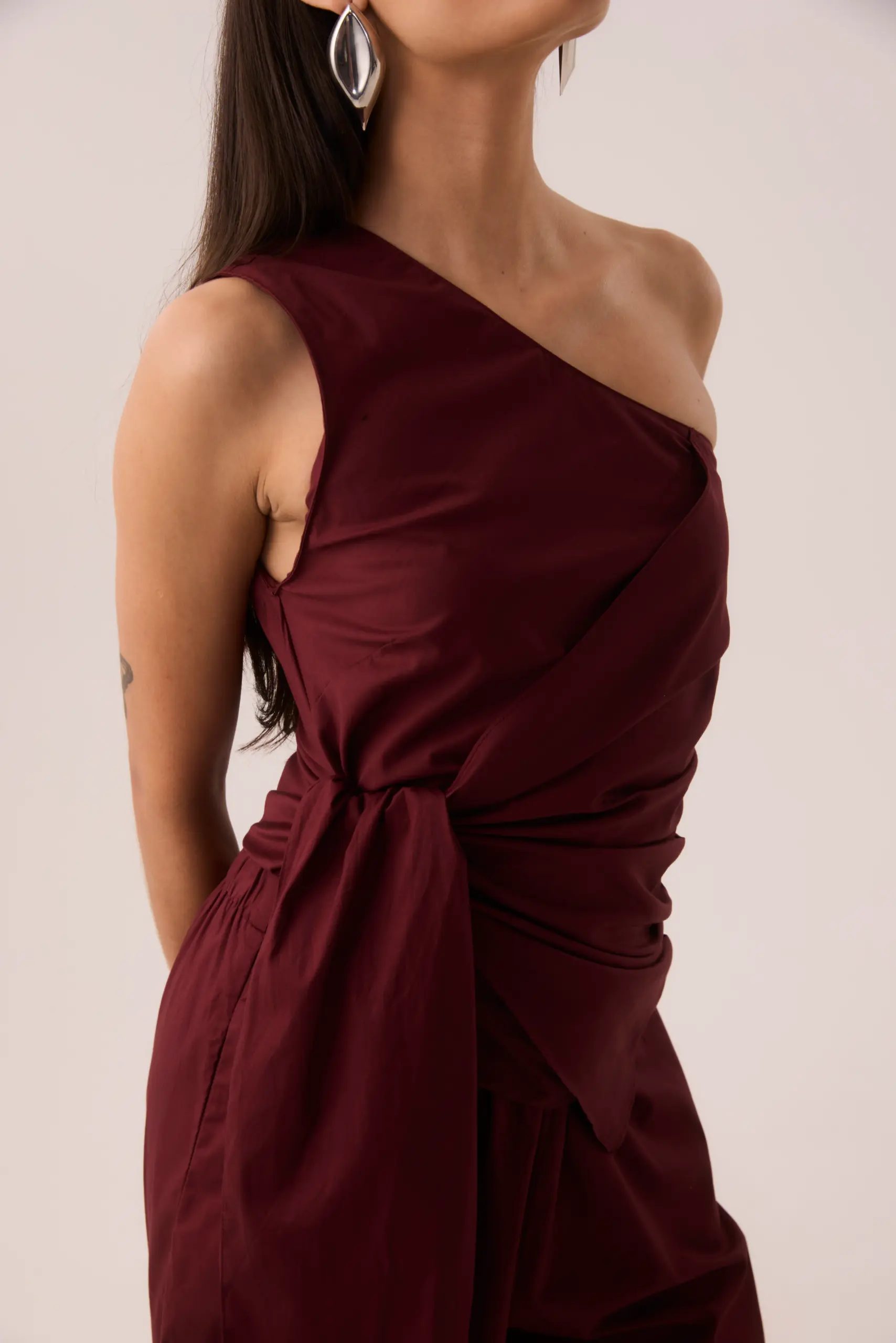 Blusa Assimétrica em Tricoline Vinho com Laço - Imagem 4