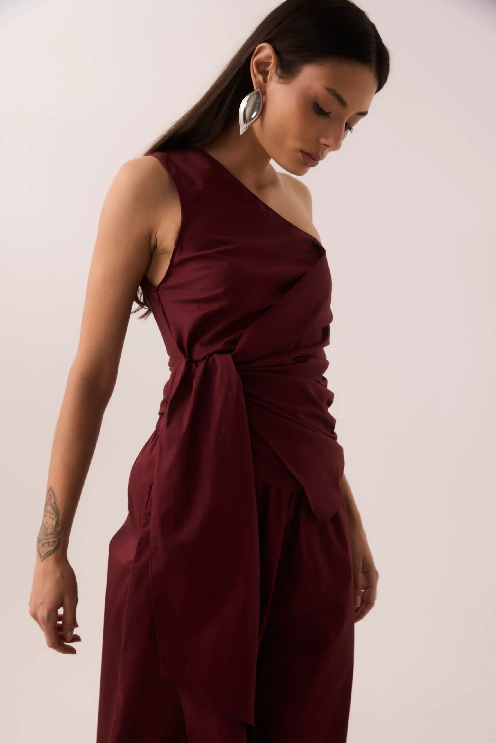 Blusa Assimétrica em Tricoline Vinho com Laço - Imagem 6