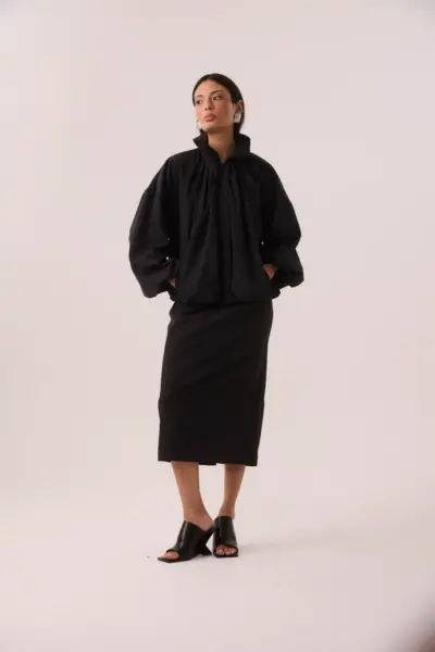 Saia Midi Lápis Corta Vento Preto