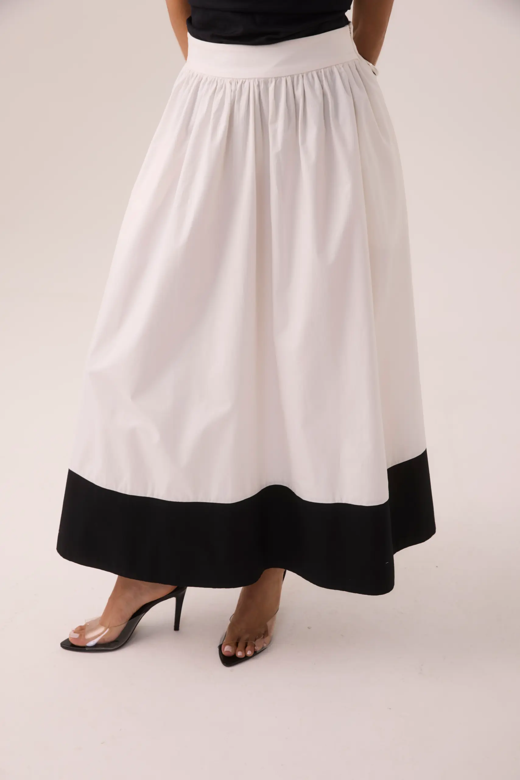 Saia Midi Classic P&B em Algodão com Cintura Alta e Bolsos - Imagem 5