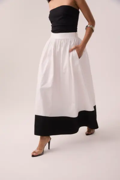 Alternative view of Saia Midi Classic P&B em Algodão com Cintura Alta e Bolsos