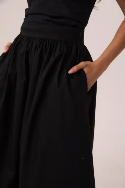 Alternative view of Saia Midi Classic Bicolor em Tricoline Preto e Branco